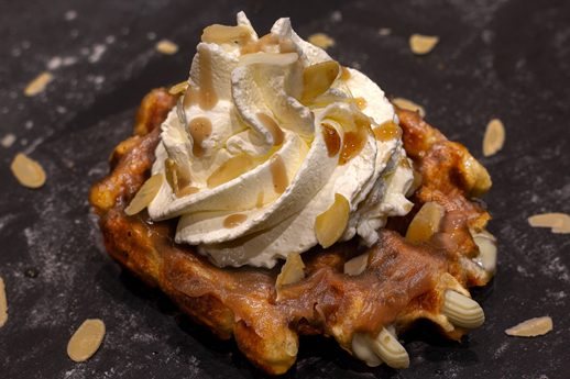 L'Ardéchoise — crème de marron, chantilly et amandes