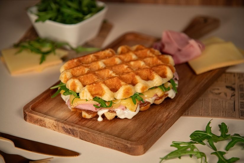 La Montagnarde — jambon, raclette et chutney de figues